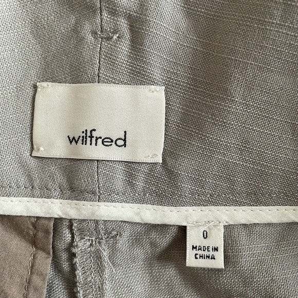 Aritzia Linen Shorts - Picture 7 of 8